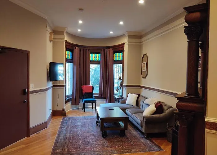 Dupont/Logan Circle Historic One Bedroom